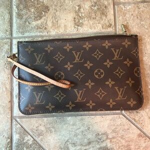 Authentic Louis Vuitton Neverfull Wristlet